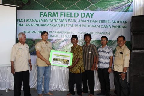 Ceremony of the first farmers registration